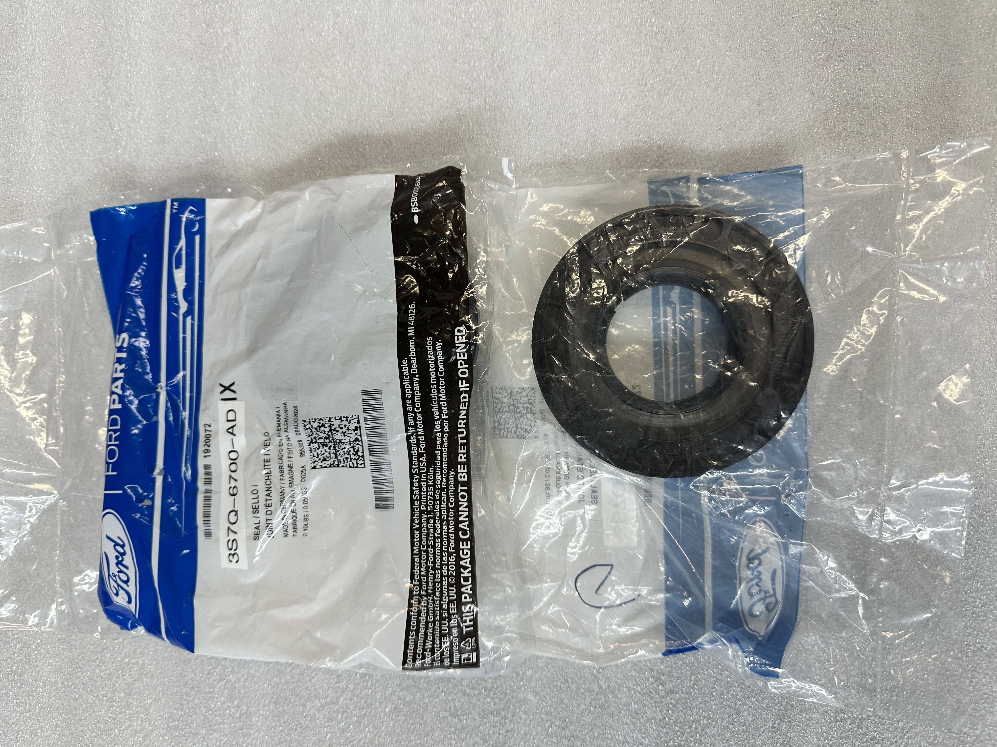 FRONT CRANK SEAL,RETEN DELANTERO MOTOR RANGER MAZDA BT50 3.2 DIESEL ORGINAL FORD #6700 IN LA FOTO